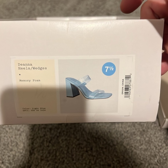 NWT Daisy Fuentes Pastel Blue Deanna Heels  SZ 7.5 - Picture 8 of 8